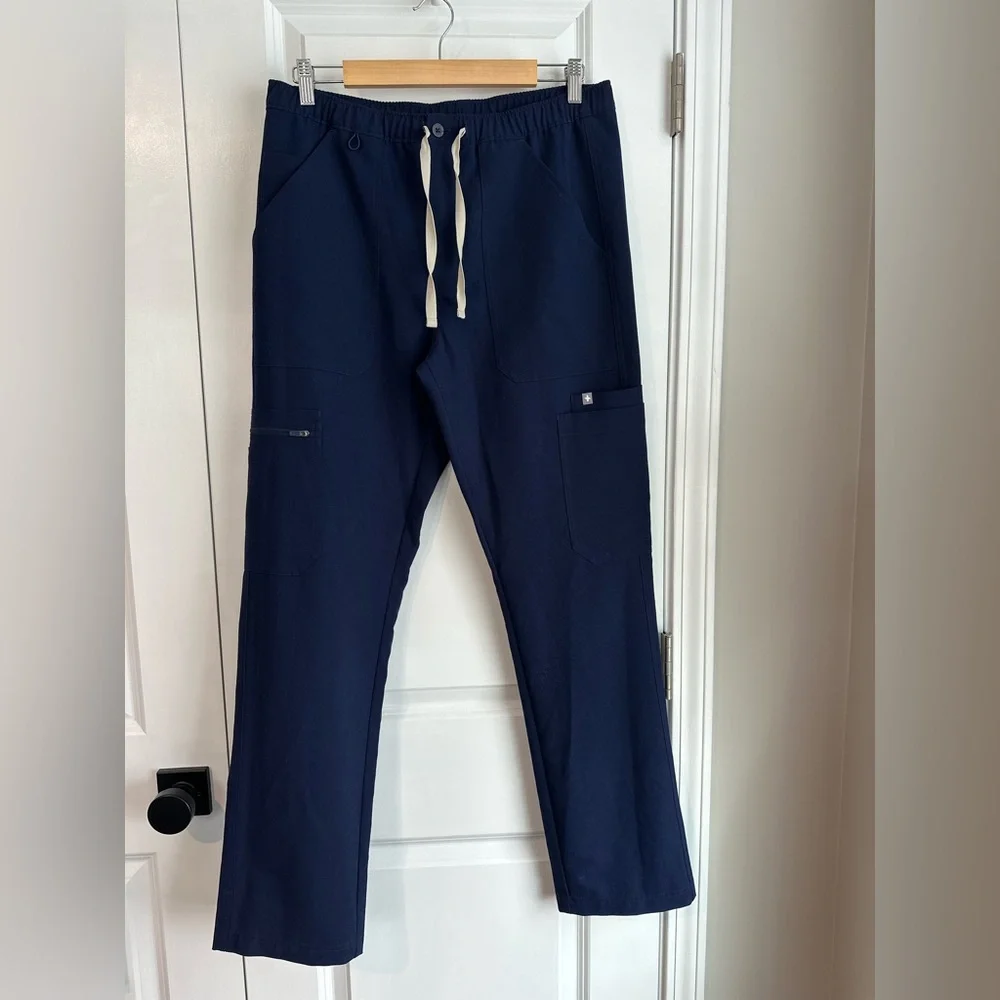 Figs Men’s Cairo Cargo Scrub Pants Navy Blue Size Medium